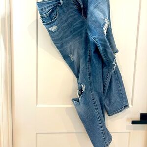 Judy Blue distressed 16W ankle Jean